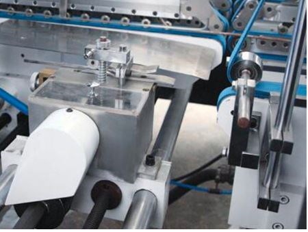 Automatic straight-line folder-gluer at Balaji Grapics
